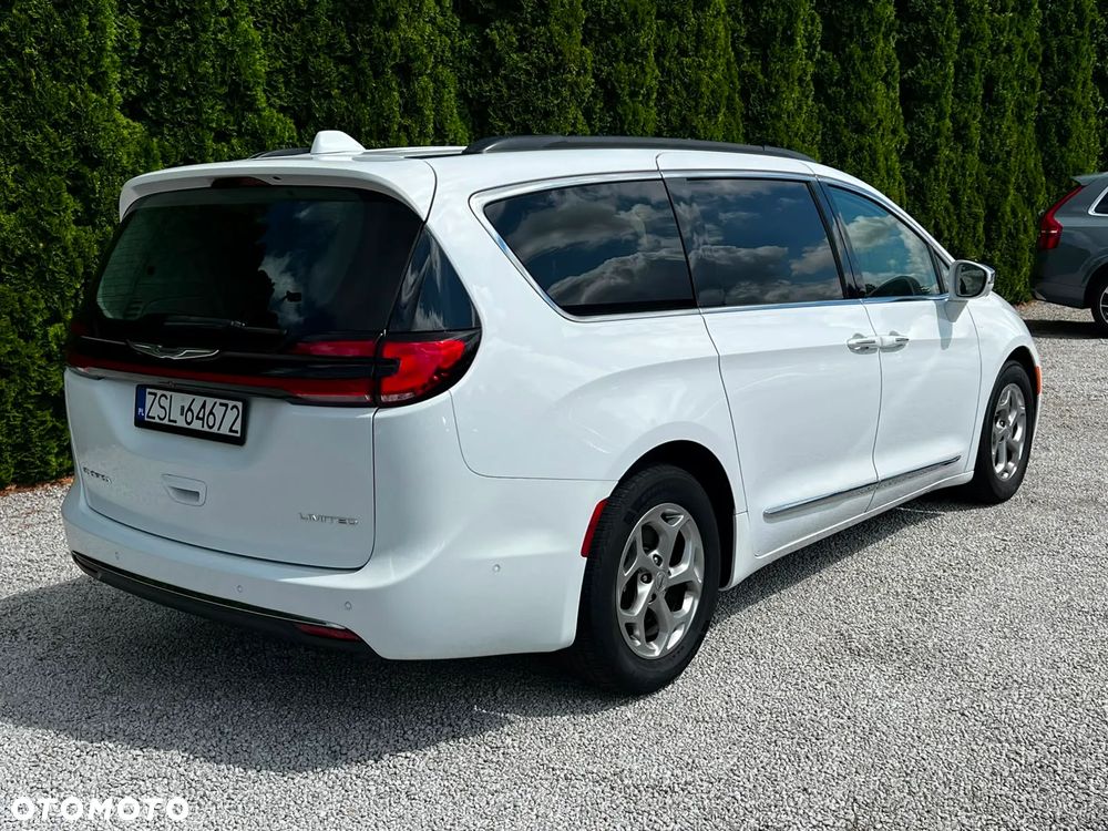Chrysler Pacifica - 5