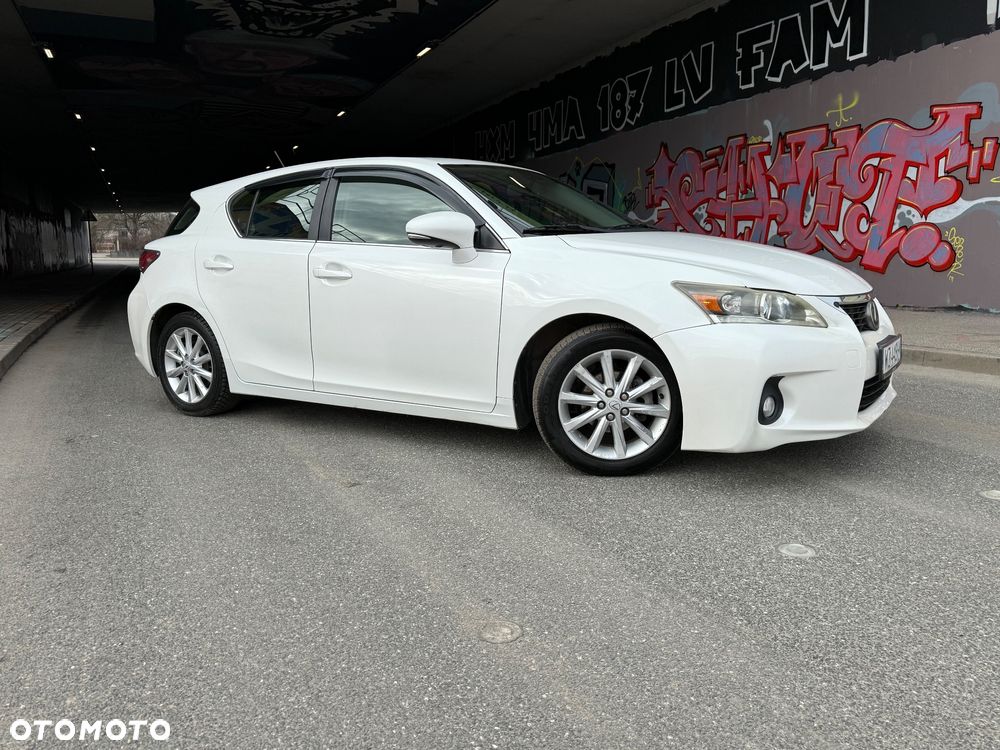 Lexus CT - 3