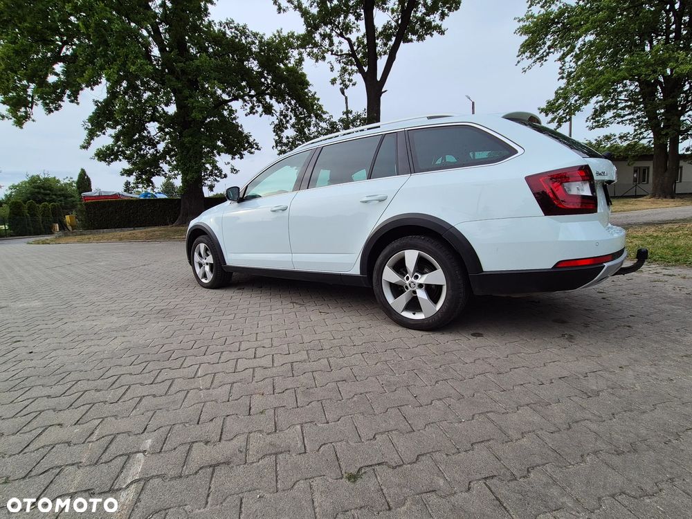 Skoda Octavia 2.0 TDI 4x4 Ambition DSG - 2