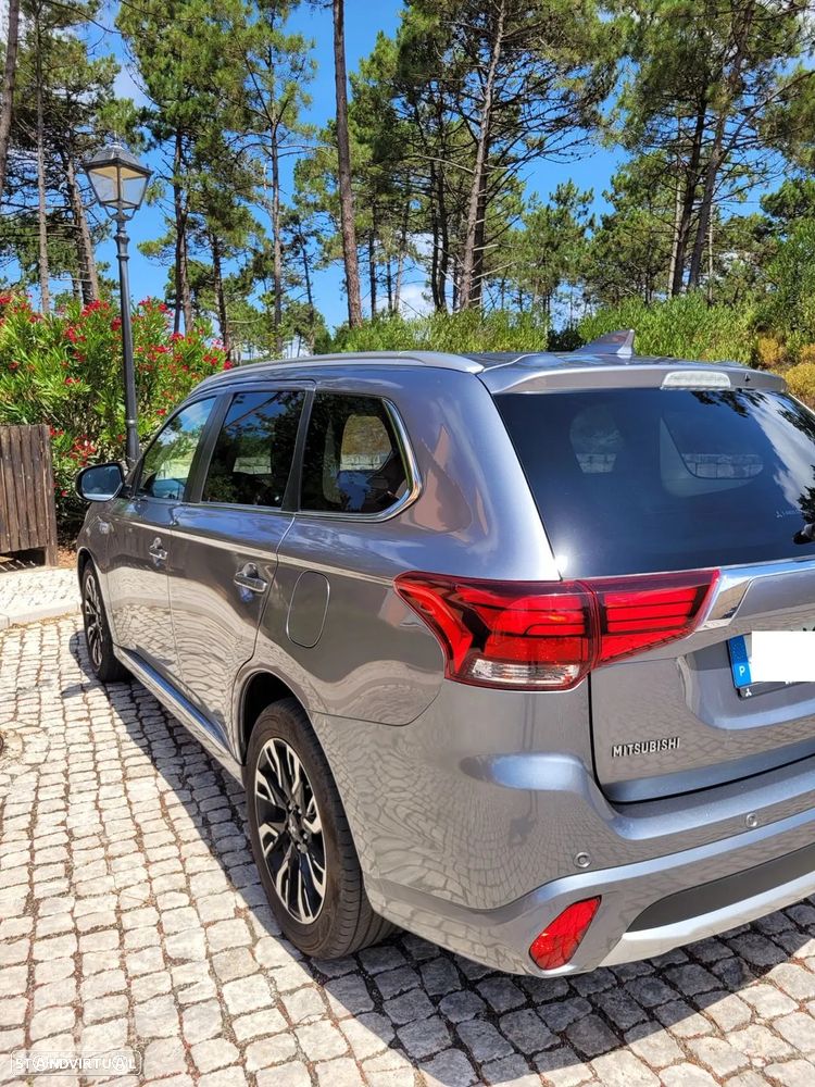 Mitsubishi Outlander 2.0 Instyle Navi - 6