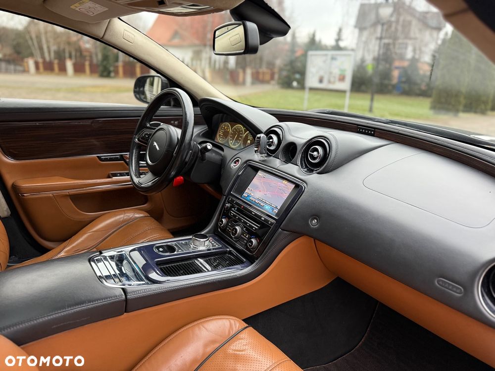 Jaguar XJ 3.0 D V6 Premium Luxury - 10