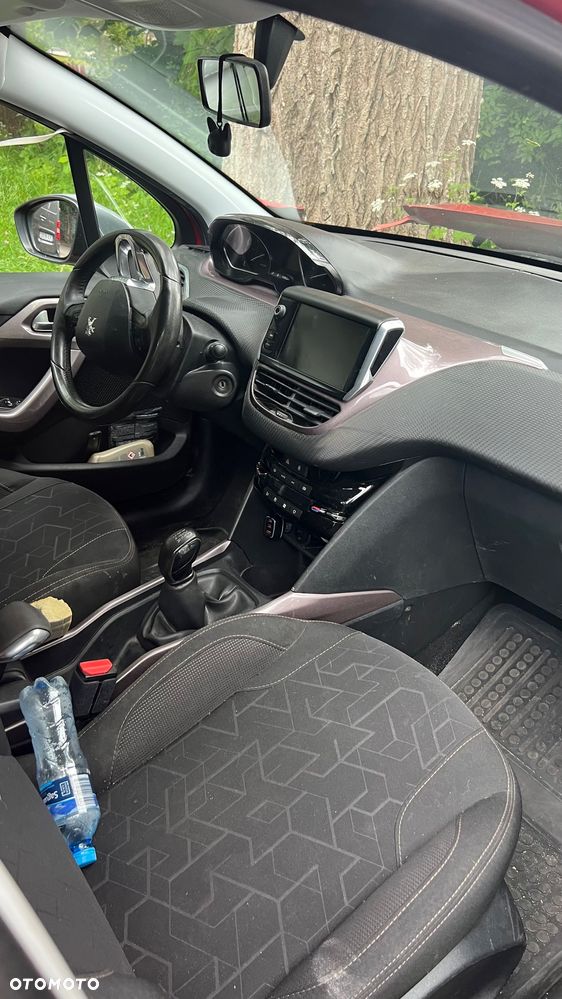 Peugeot 2008 1.2 Pure Tech Style - 11