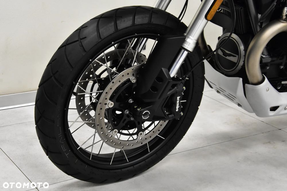 Moto Guzzi V85 - 37
