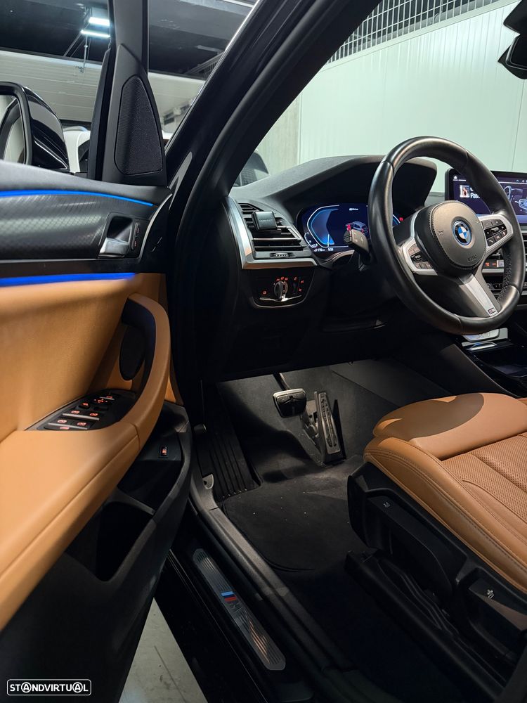 BMW X3 30 e xDrive Pack M Desportivo - 3