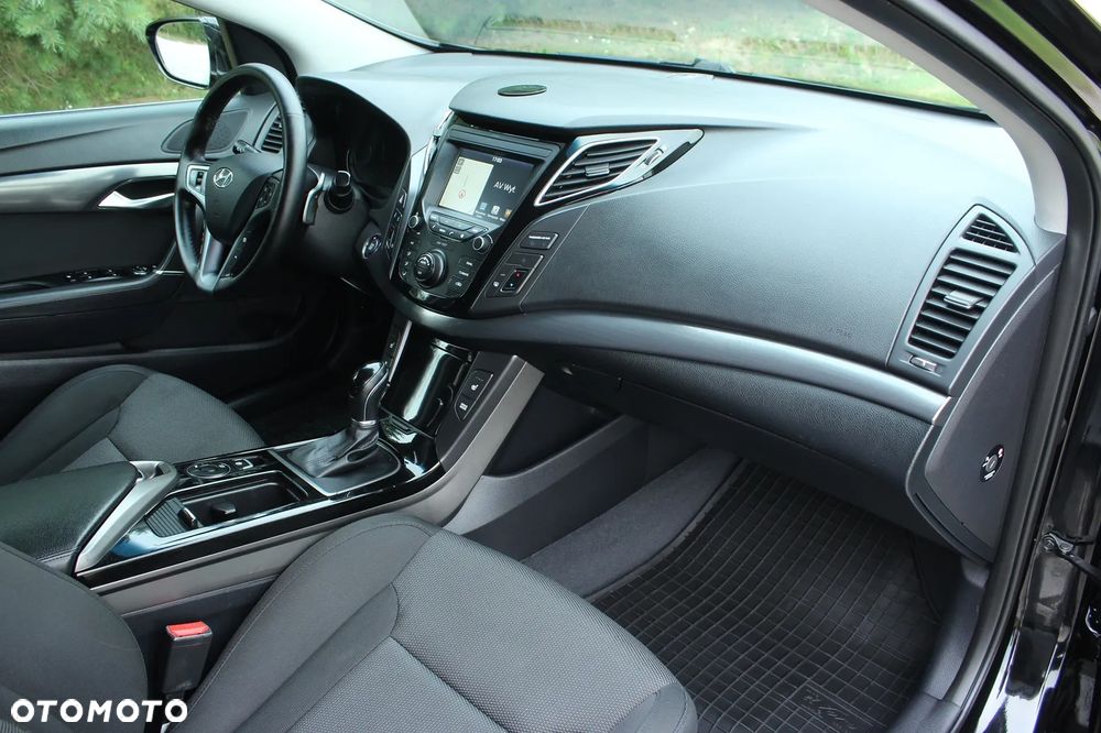 Hyundai i40 Kombi 1.7 CRDi DCT Premium - 23