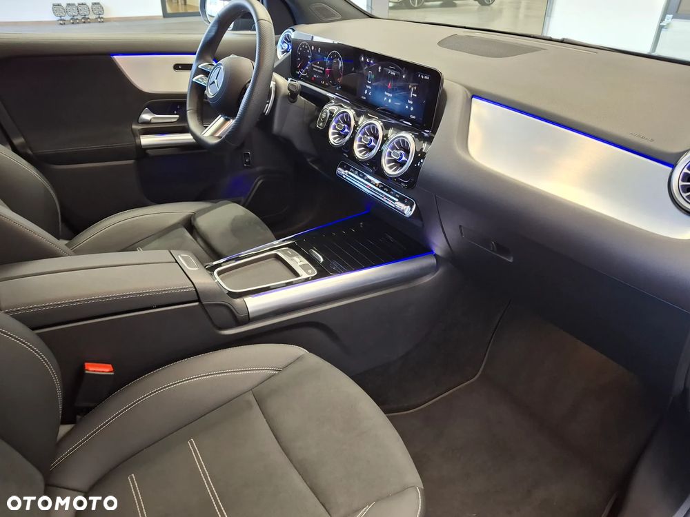 Mercedes-Benz GLA 200 AMG Line - 13