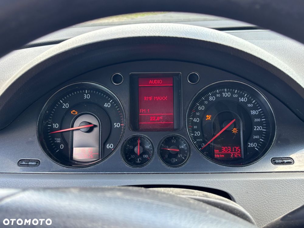 Volkswagen Passat 1.9 TDI Comfortline - 8