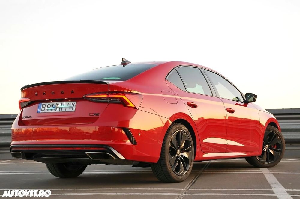 Skoda Octavia 2.0 TSI DSG RS - 2