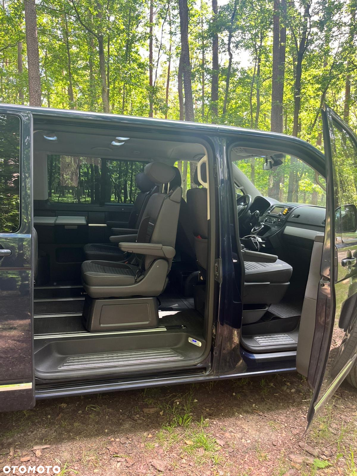 Volkswagen Multivan - 17