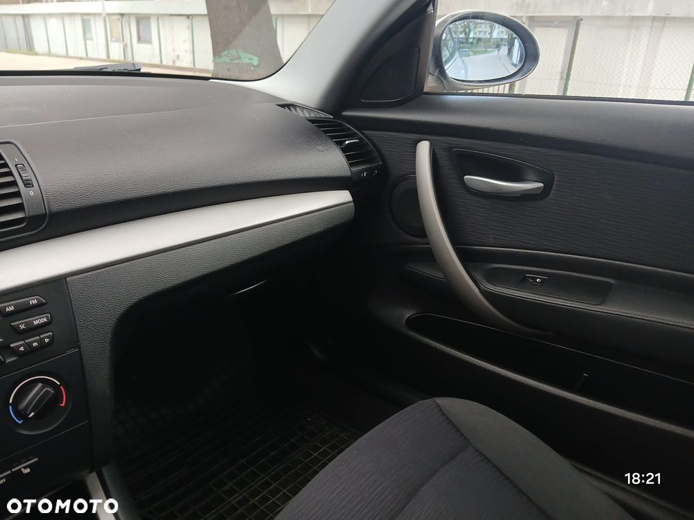 BMW Seria 1 118d DPF - 14