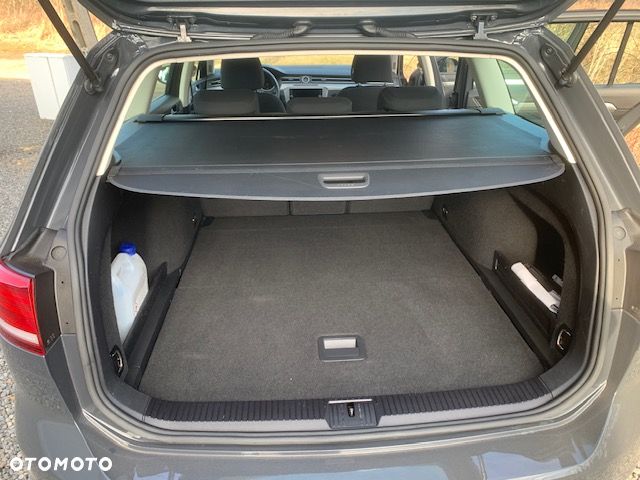 Volkswagen Passat - 10