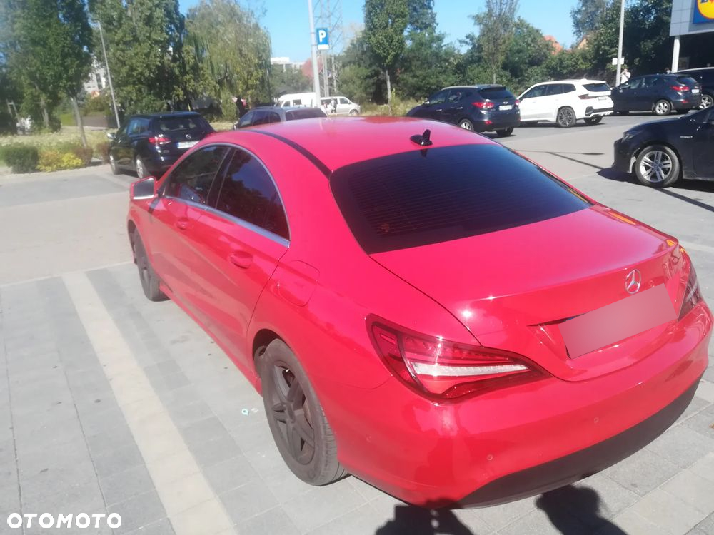 Mercedes-Benz CLA 180 7G-DCT Urban - 10