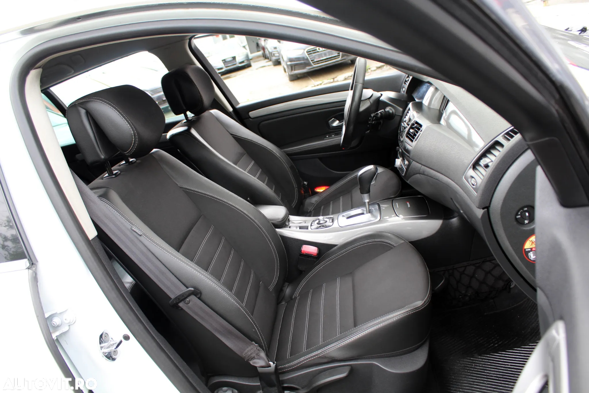 Renault Laguna dCi 175 FAP Aut. Initiale - 9
