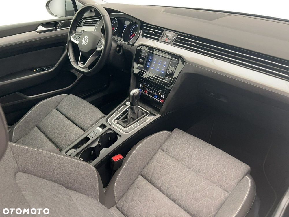 Volkswagen Passat - 14