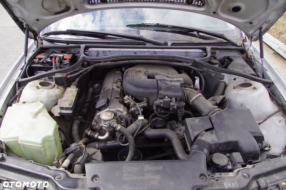 Auto na części - BMW E46 318i 1.9 8V 118 KM M43B19O1 7505600 354 2000R Silnik Skrzynia Drzwi Lusterko Lampa Maska Klapa Szyba Deska Kokpit Sterownik Moduł Fotel - 16