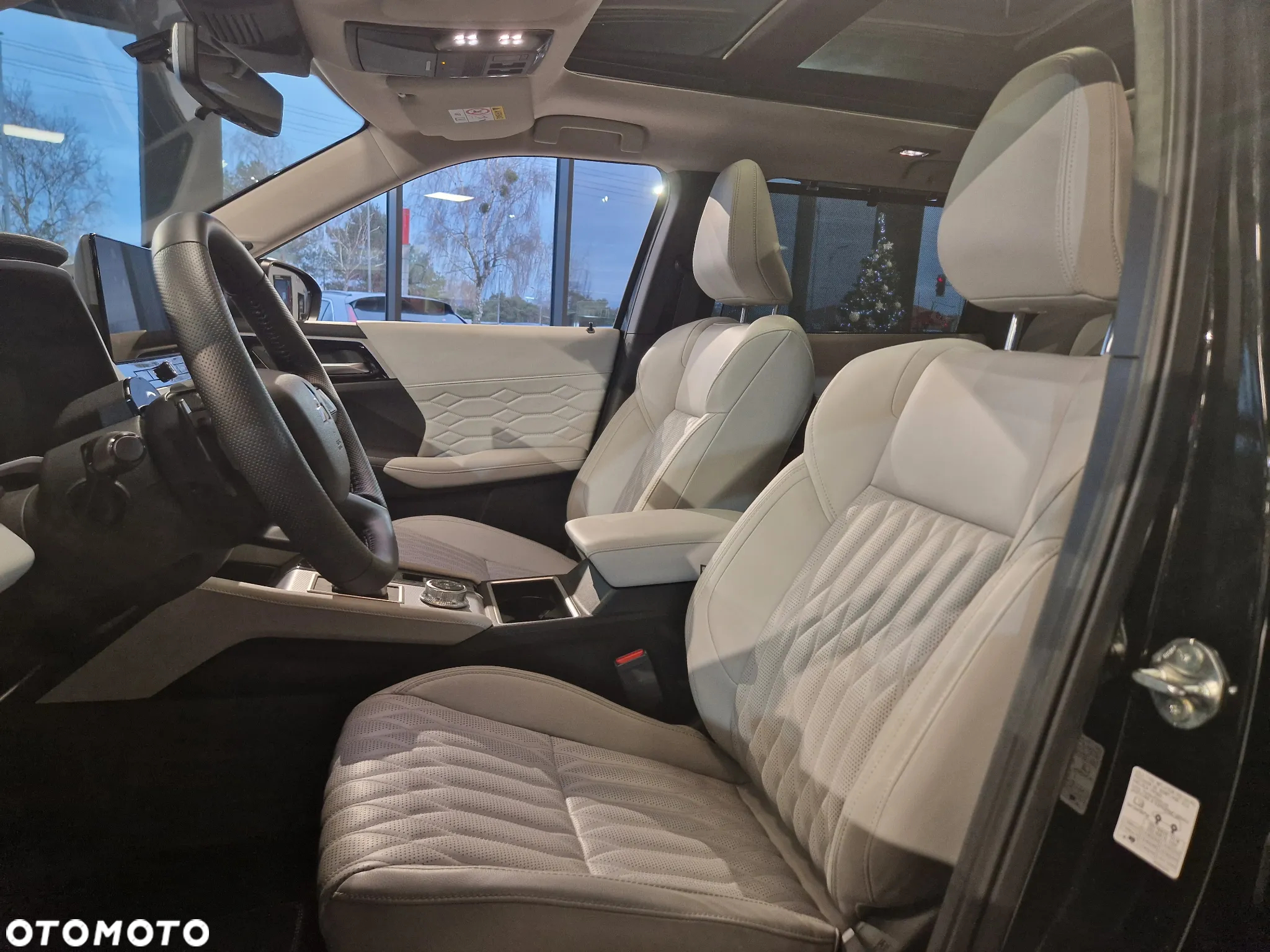 Mitsubishi Outlander - 20