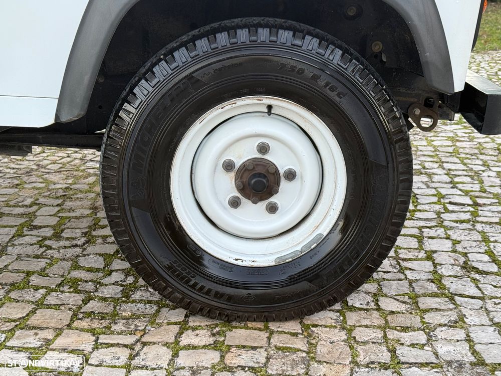 Land Rover Defender 110 DPF E - 13