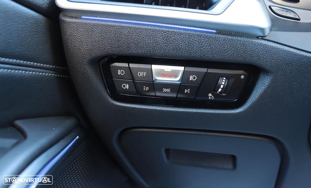 BMW 330 i Aut. Sport Line - 30