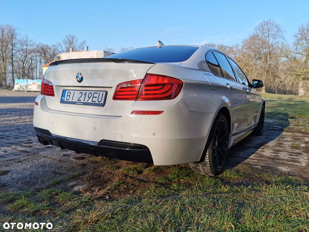 BMW Seria 5 525d xDrive - 9