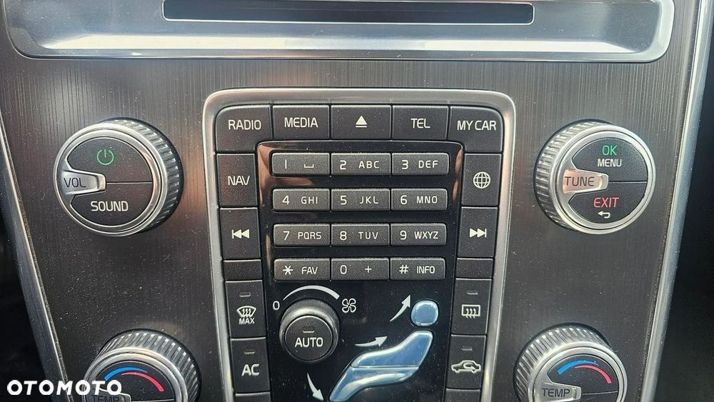 Volvo XC 60 D3 Geartronic Momentum - 39