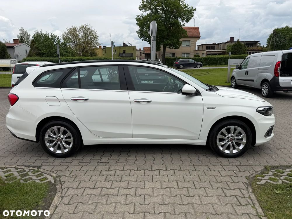 Fiat Tipo 1.6 MultiJet DCT Lounge - 4