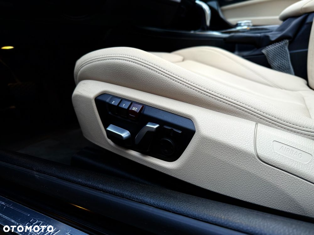 BMW Seria 2 230i Coupe Luxury Line - 15