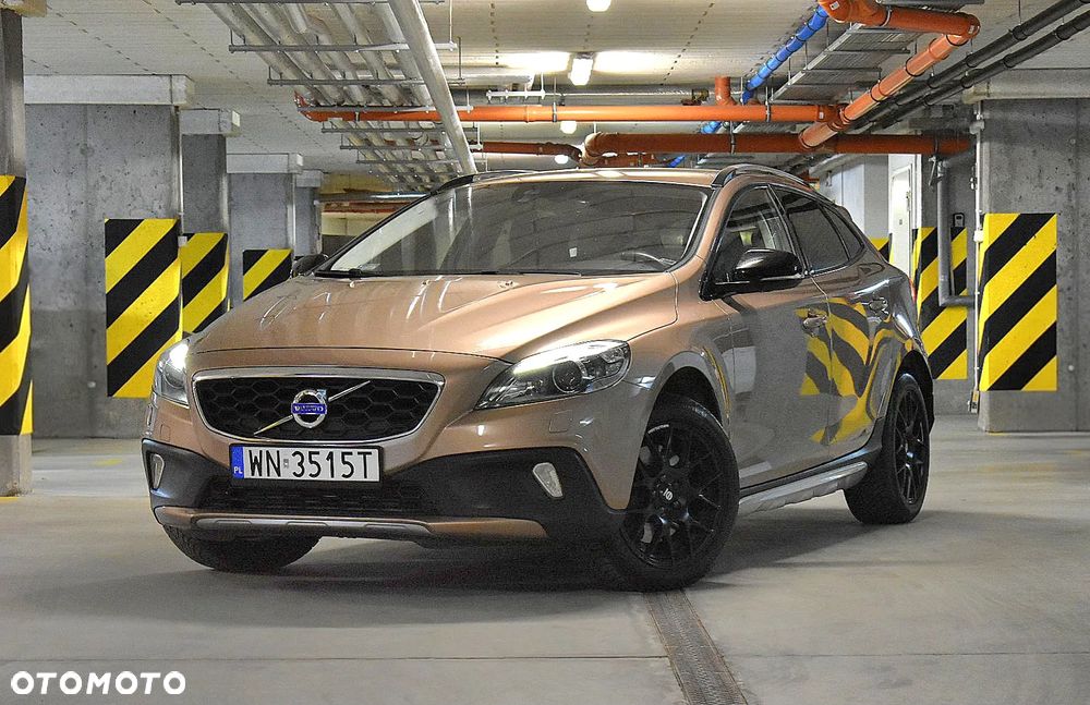 Volvo V40 Cross Country T4 AWD Drive-E Momentum - 1