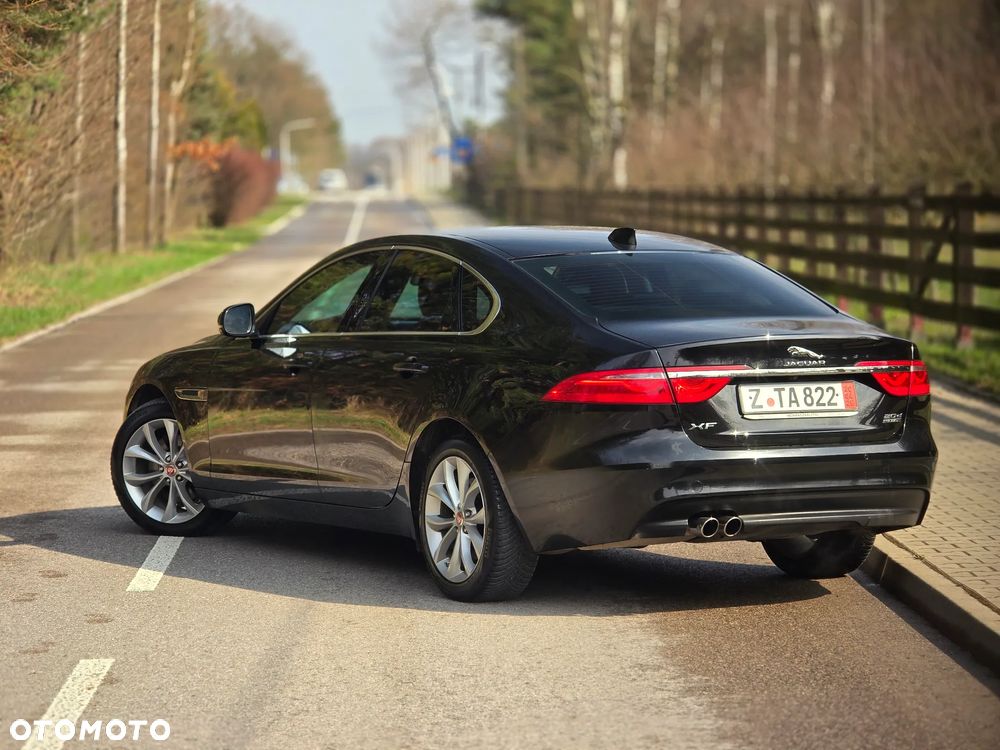 Jaguar XF 20d AWD Prestige - 3