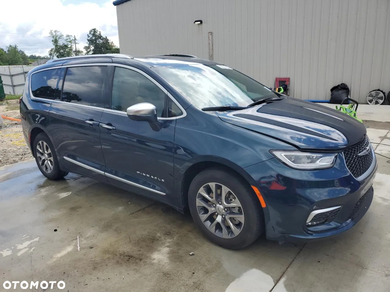 Chrysler Pacifica - 4