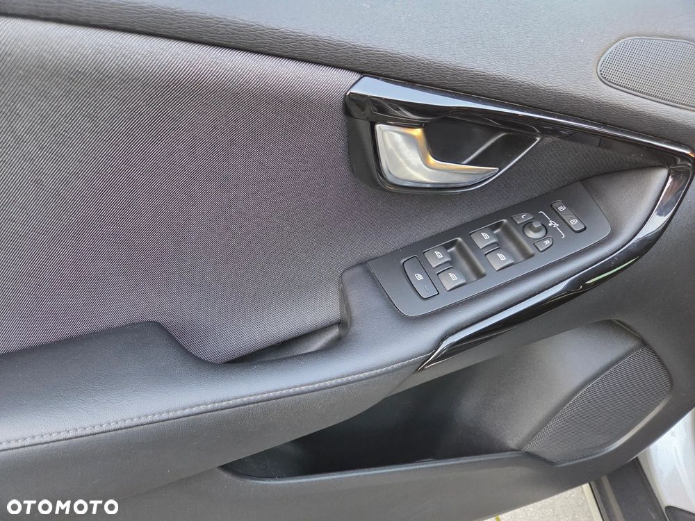 Volvo V40 D3 Geartronic - 31