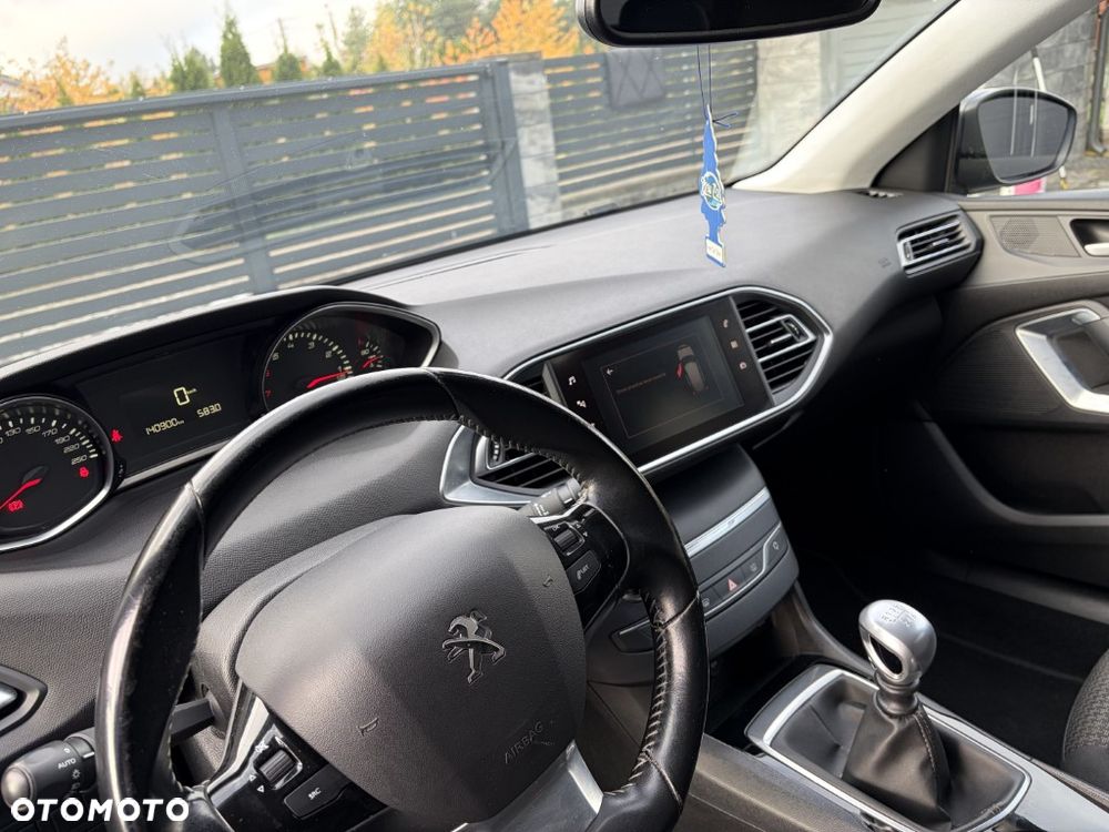 Peugeot 308 1.2 PureTech GPF Allure S&S - 12