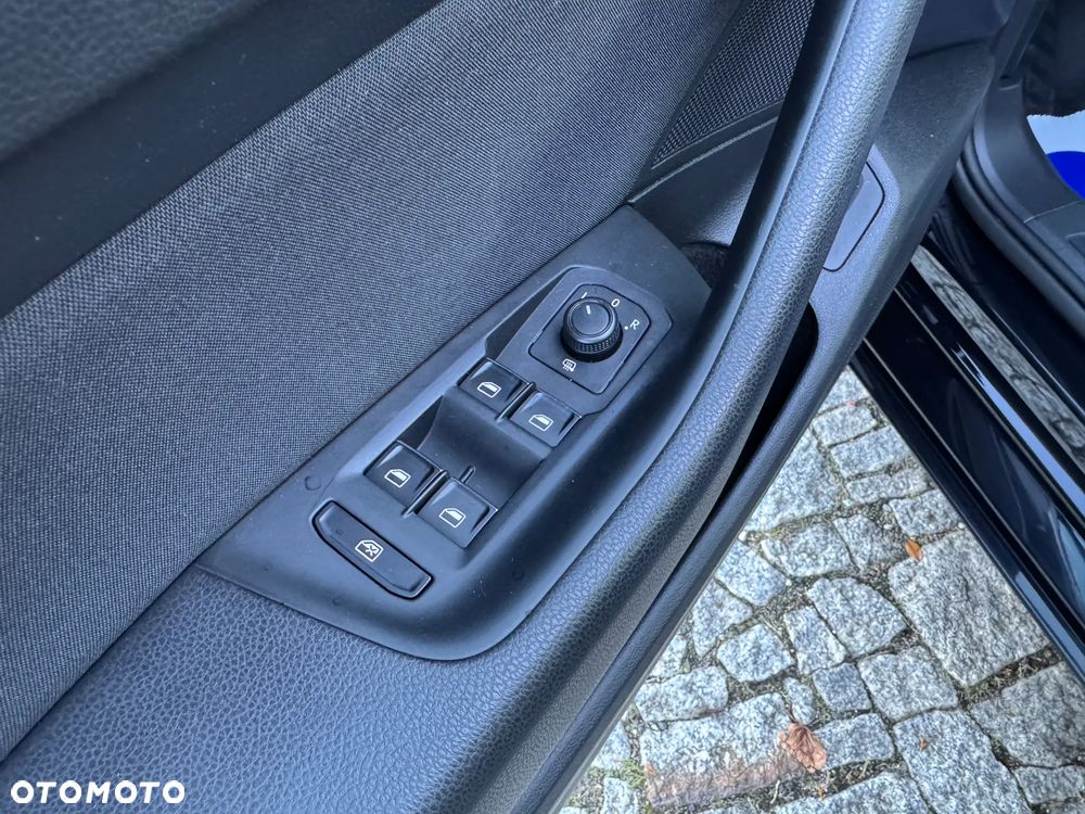 Volkswagen Passat 2.0 TDI SCR DSG Comfortline - 28