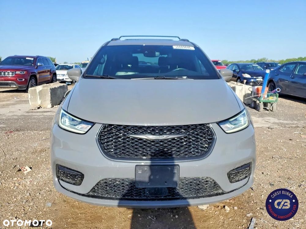 Chrysler Pacifica - 2