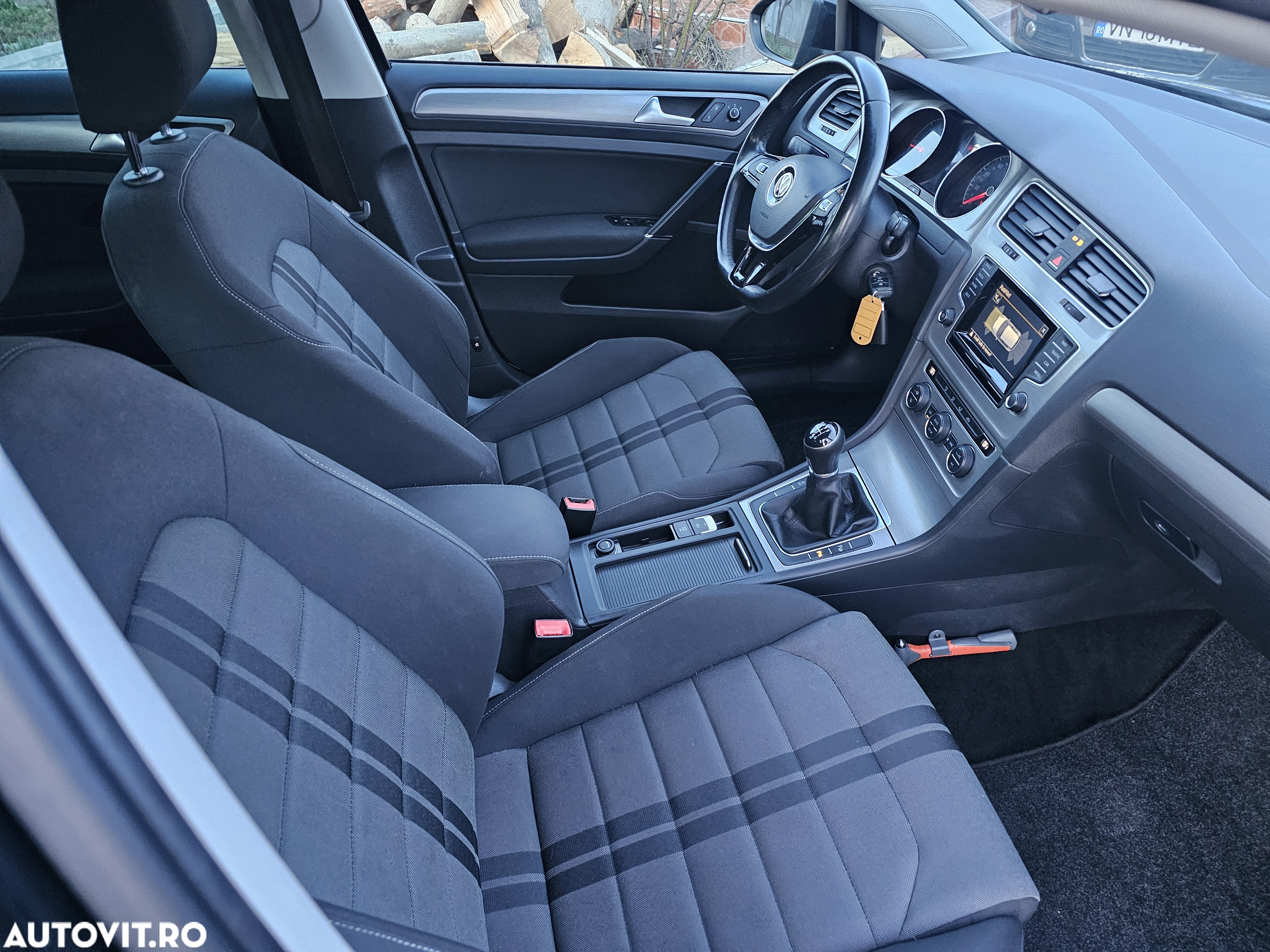 Volkswagen Golf 1.6 TDI BlueMotion Comfortline - 11