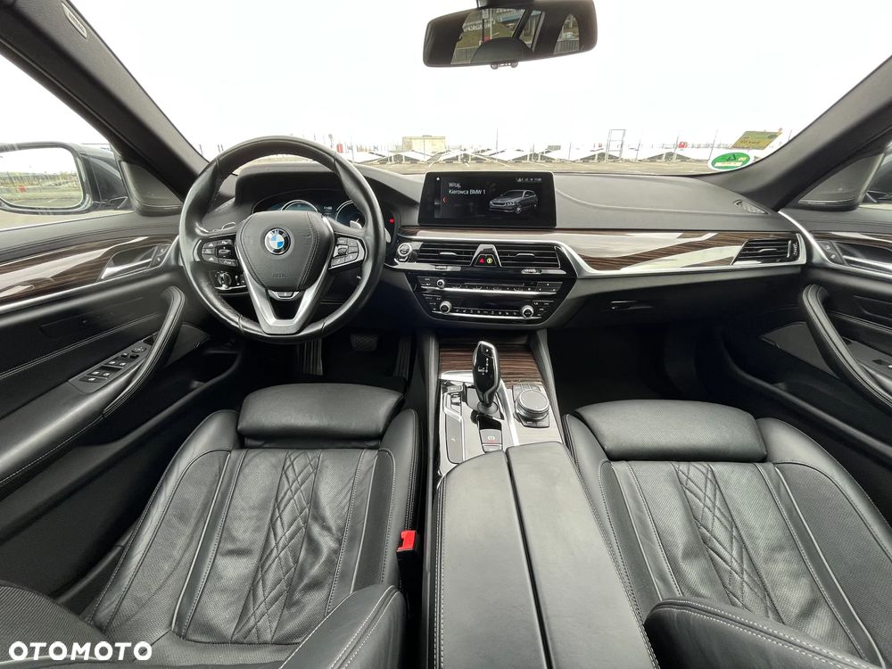 BMW Seria 5 520i Luxury Line - 17