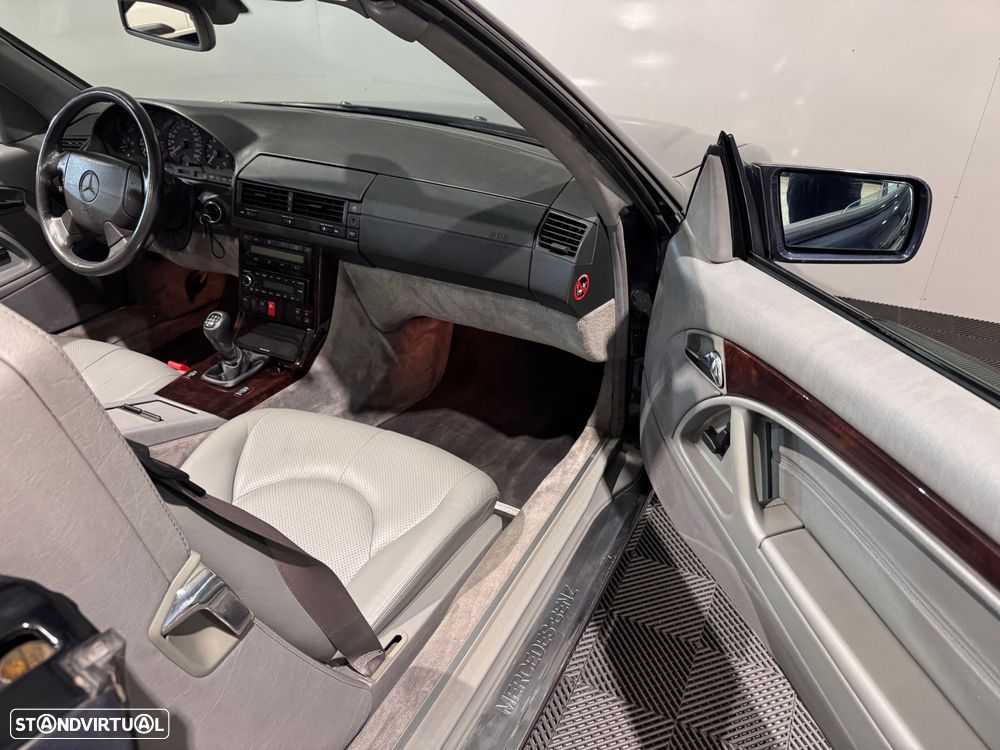 Mercedes-Benz SL 280 Standard - 27