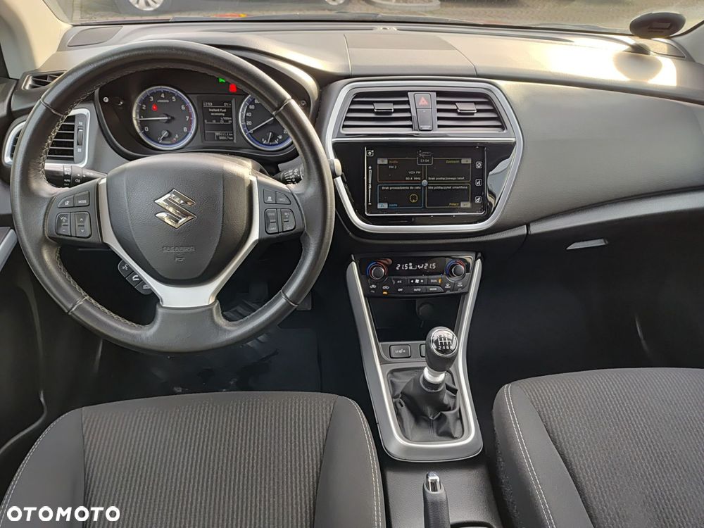 Suzuki SX4 S-Cross 1.4 T Premium - 11