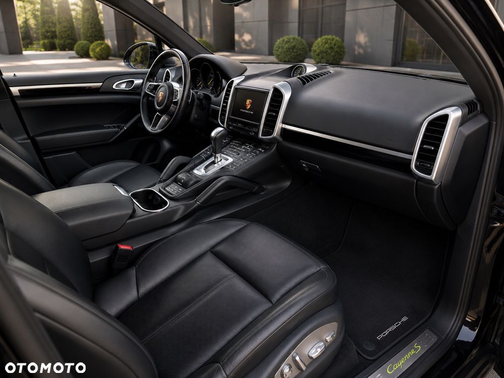 Porsche Cayenne Platinum Edition - 4