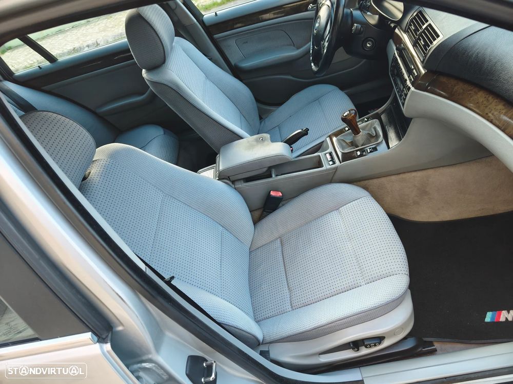 BMW 330 d Touring - 13