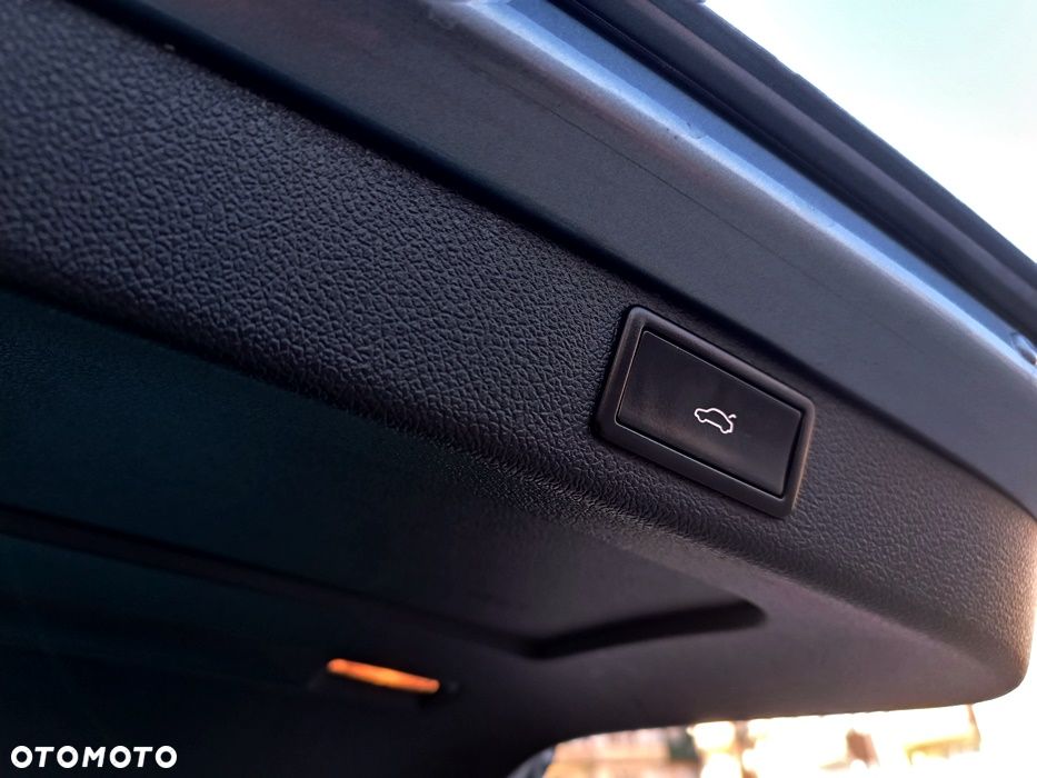 Skoda Superb 2.0 TDI Elegance DSG - 30