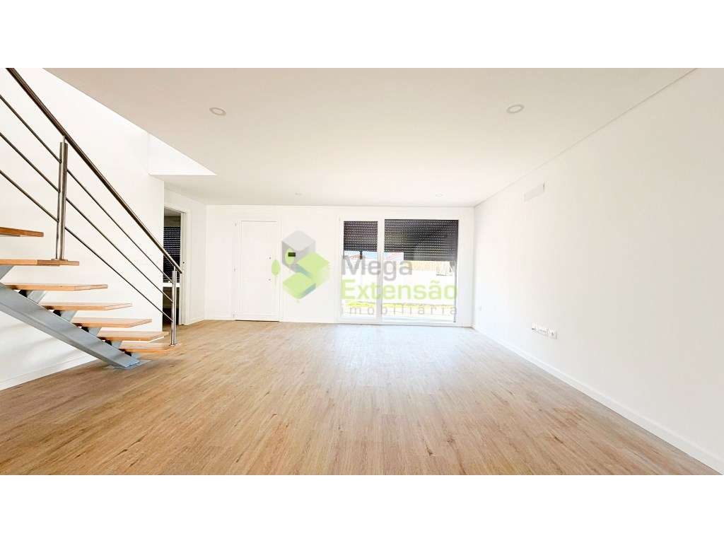 Moradia T4, nova, de arquitetura contemporânea perto da praia - Lou... - Grande imagem: 5/29