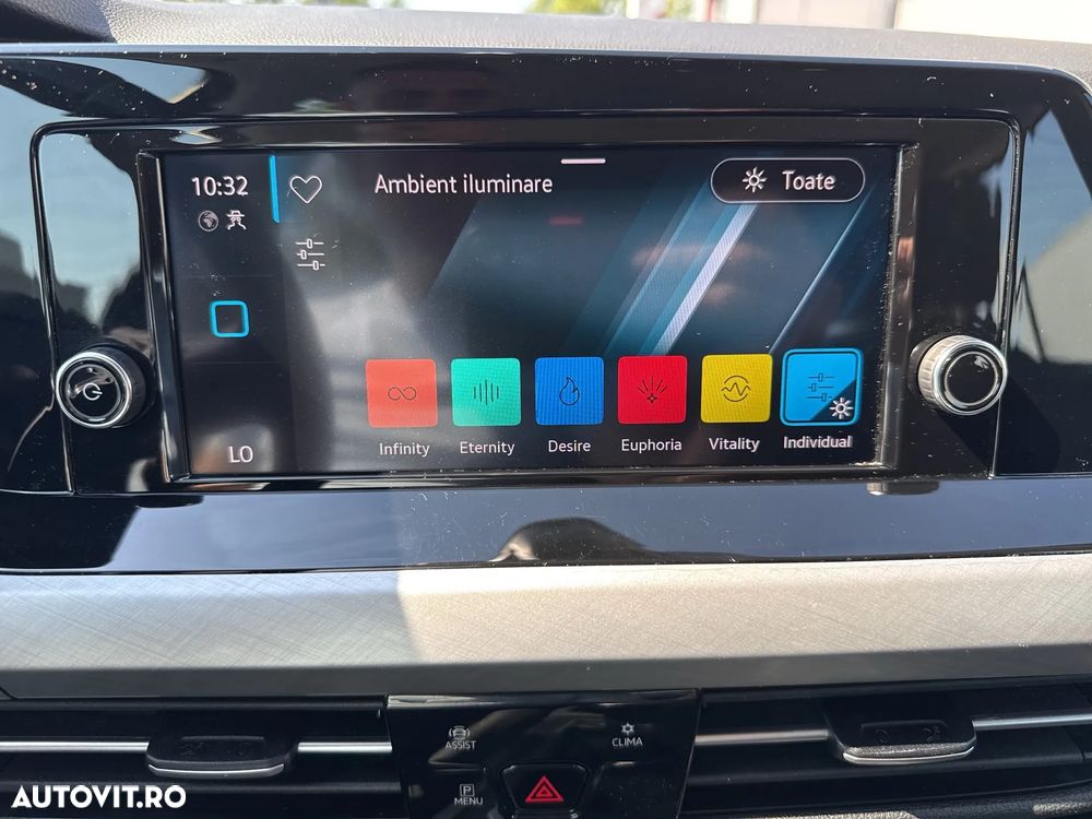Volkswagen Golf 1.0 TSI Life - 23