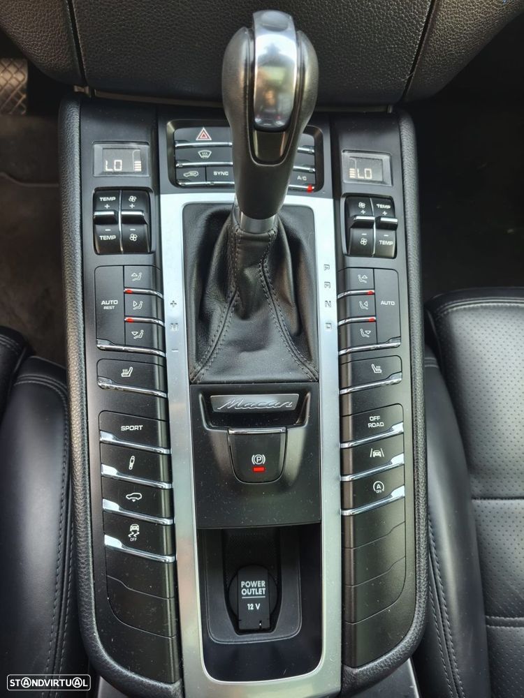 Porsche Macan Turbo - 10