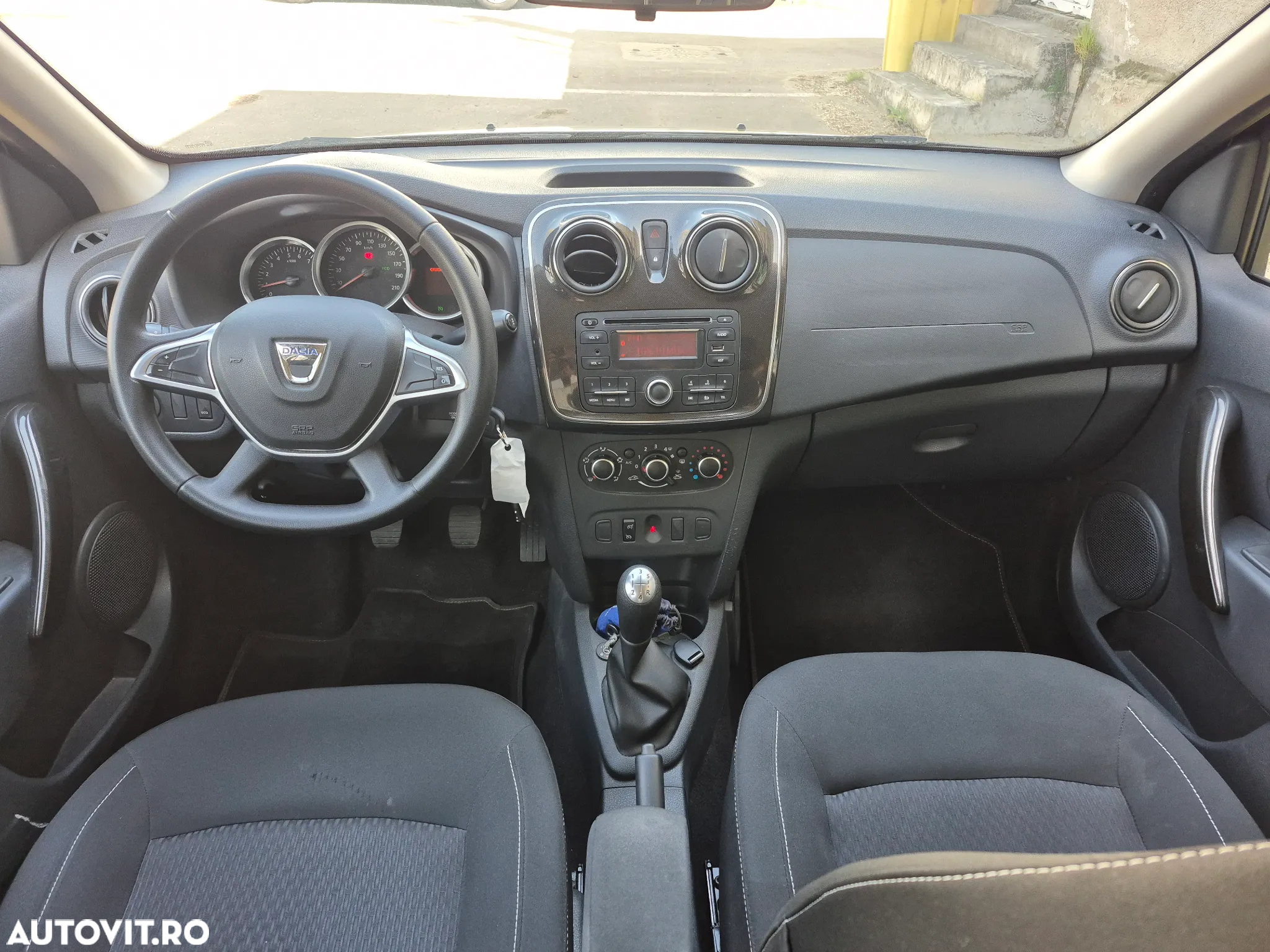 Dacia Sandero 0.9 90CP Laureate - 4
