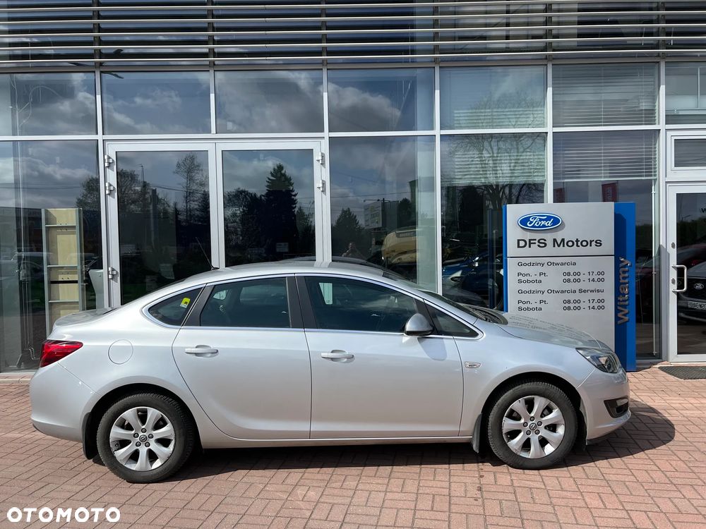 Opel Astra 1.4 T Business - 4