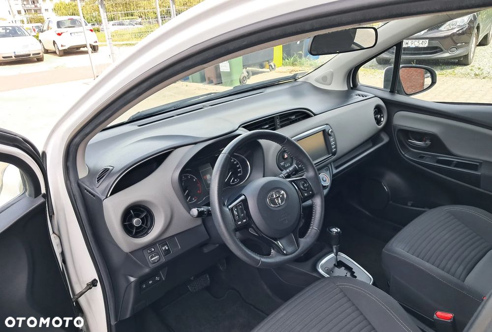 Toyota Yaris 1.5 Premium CVT - 8