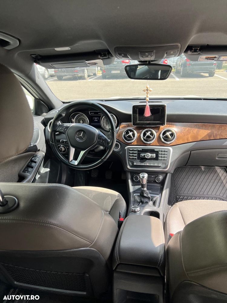 Mercedes-Benz GLA 200 d - 6