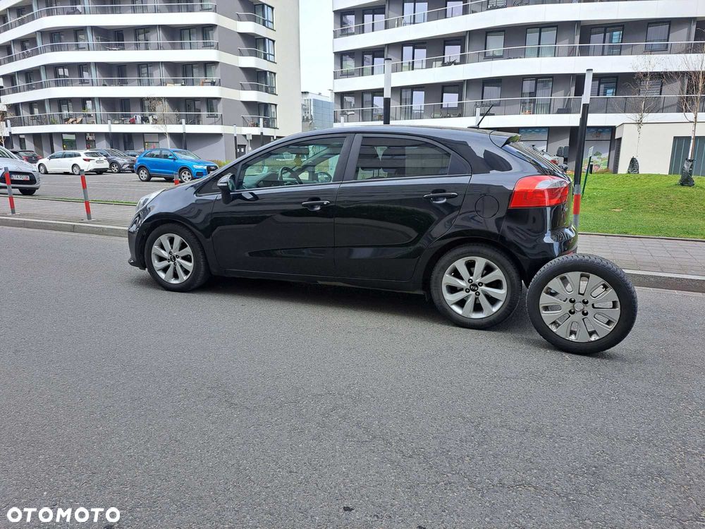 Kia Rio - 7