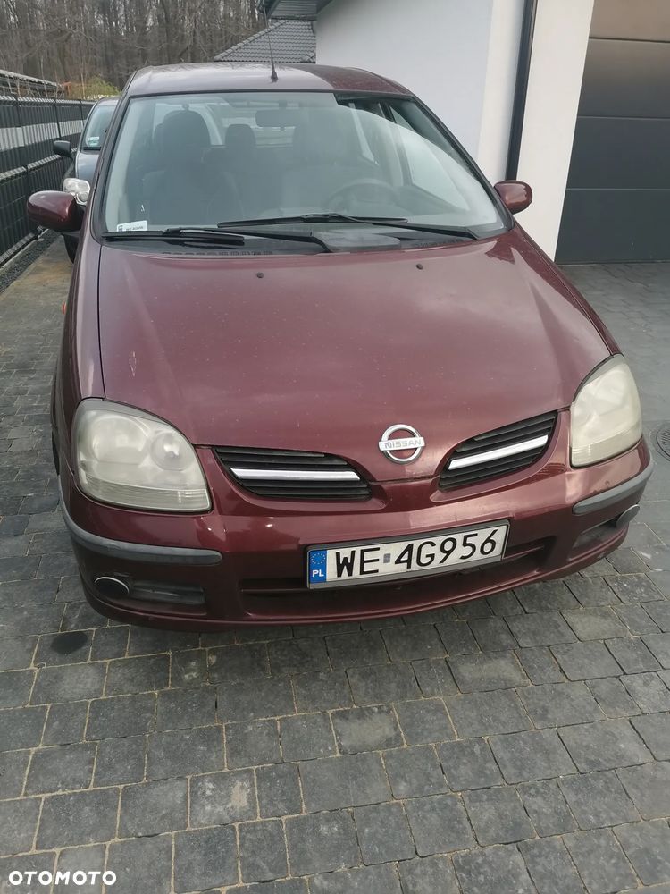 Nissan Almera Tino - 1