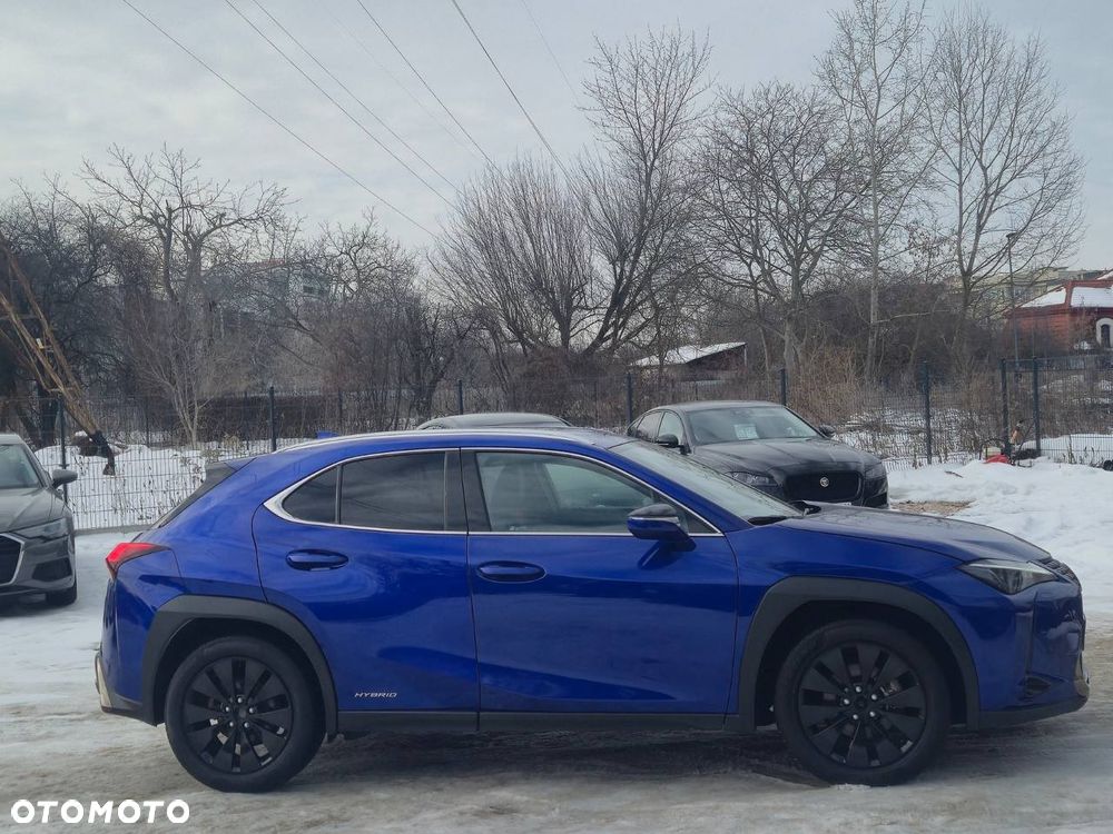 Lexus UX - 2